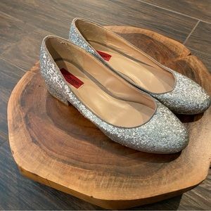 🍄 London rebel glitter flat shoes